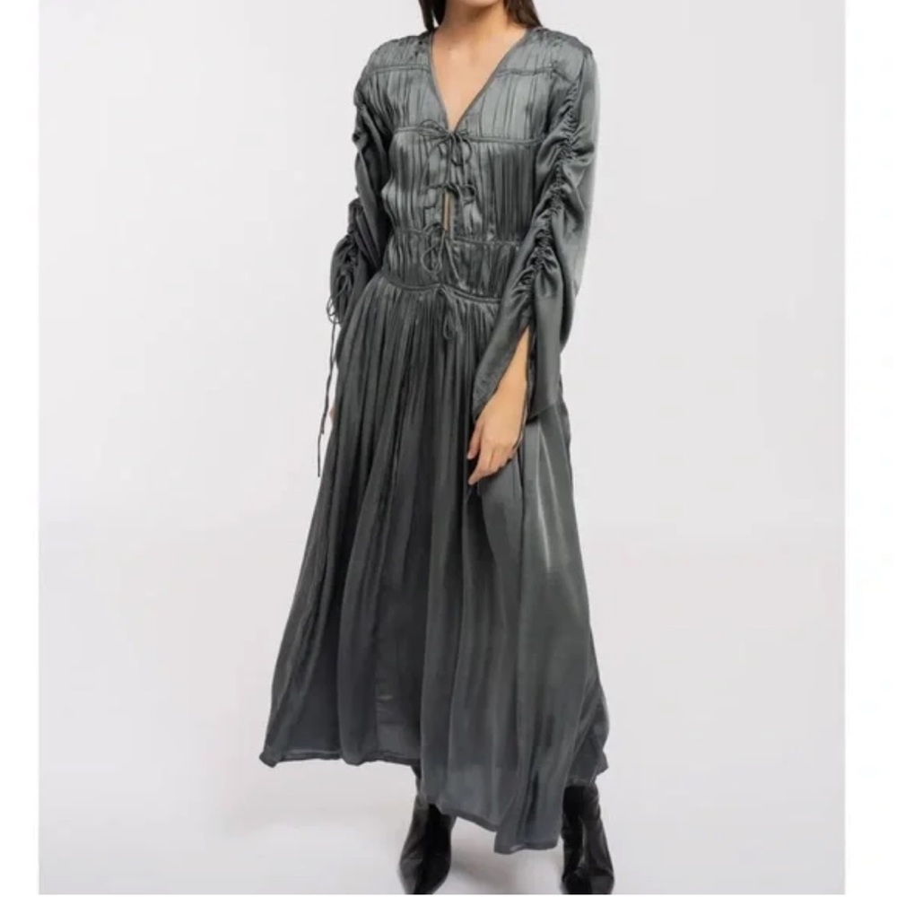 Laude the Label | Iris Midi Dress